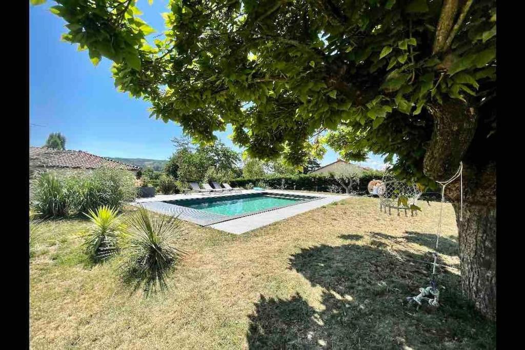 Logements Chaleureux Dans Maison Avec Piscine A 35 Min De Lyon Alix Екстериор снимка