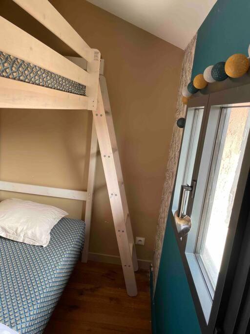 Logements Chaleureux Dans Maison Avec Piscine A 35 Min De Lyon Alix Екстериор снимка